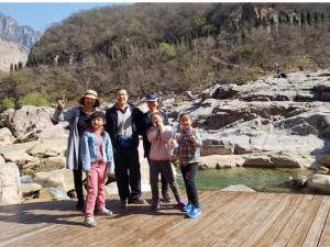 新鄉(xiāng)市平原流體控制技術(shù)有限公司組織春季保泉水庫踏青活動(dòng)